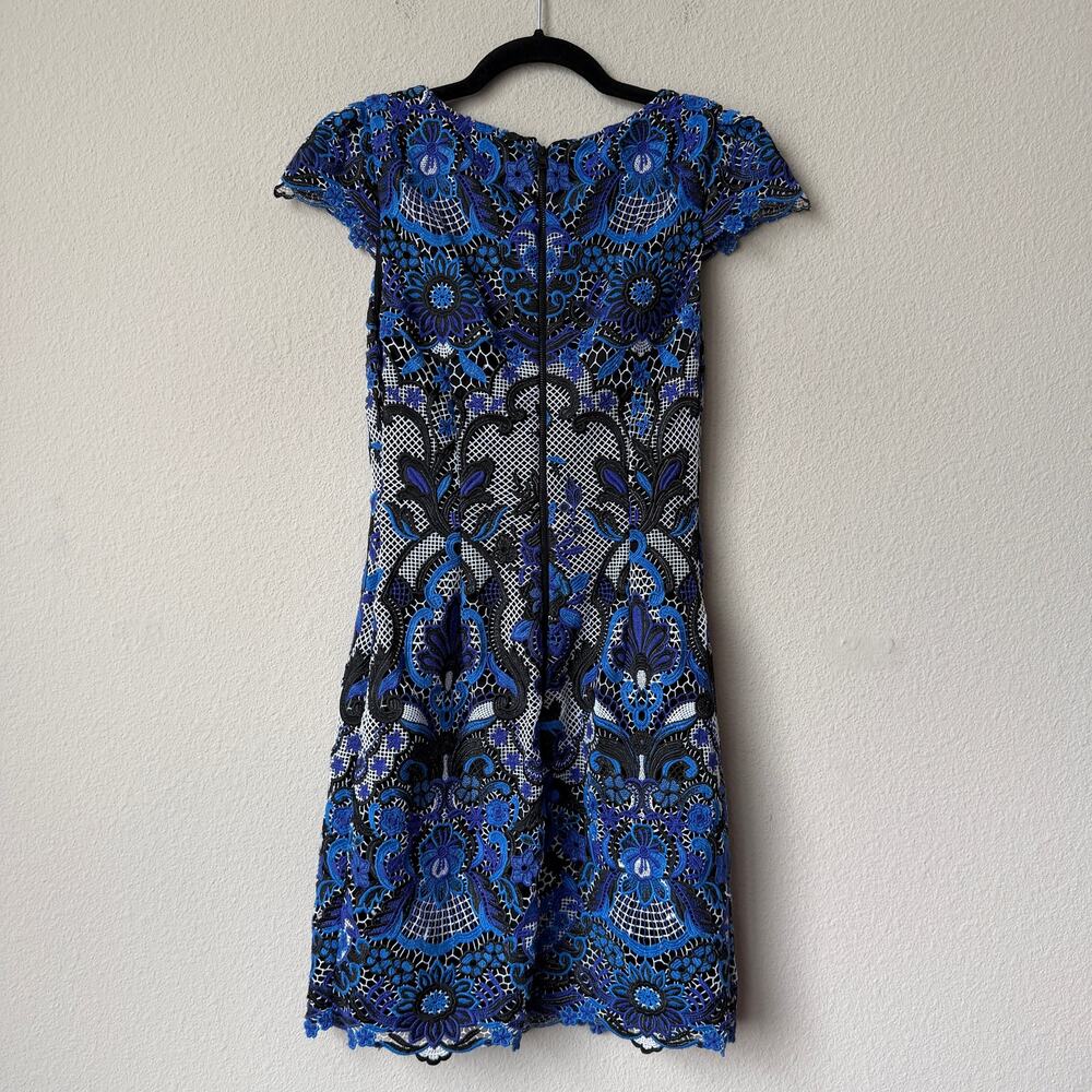 Alice + Olivia Nakia Blue Black Guipure Lace Dress Size 4 - Picture 3 of 6